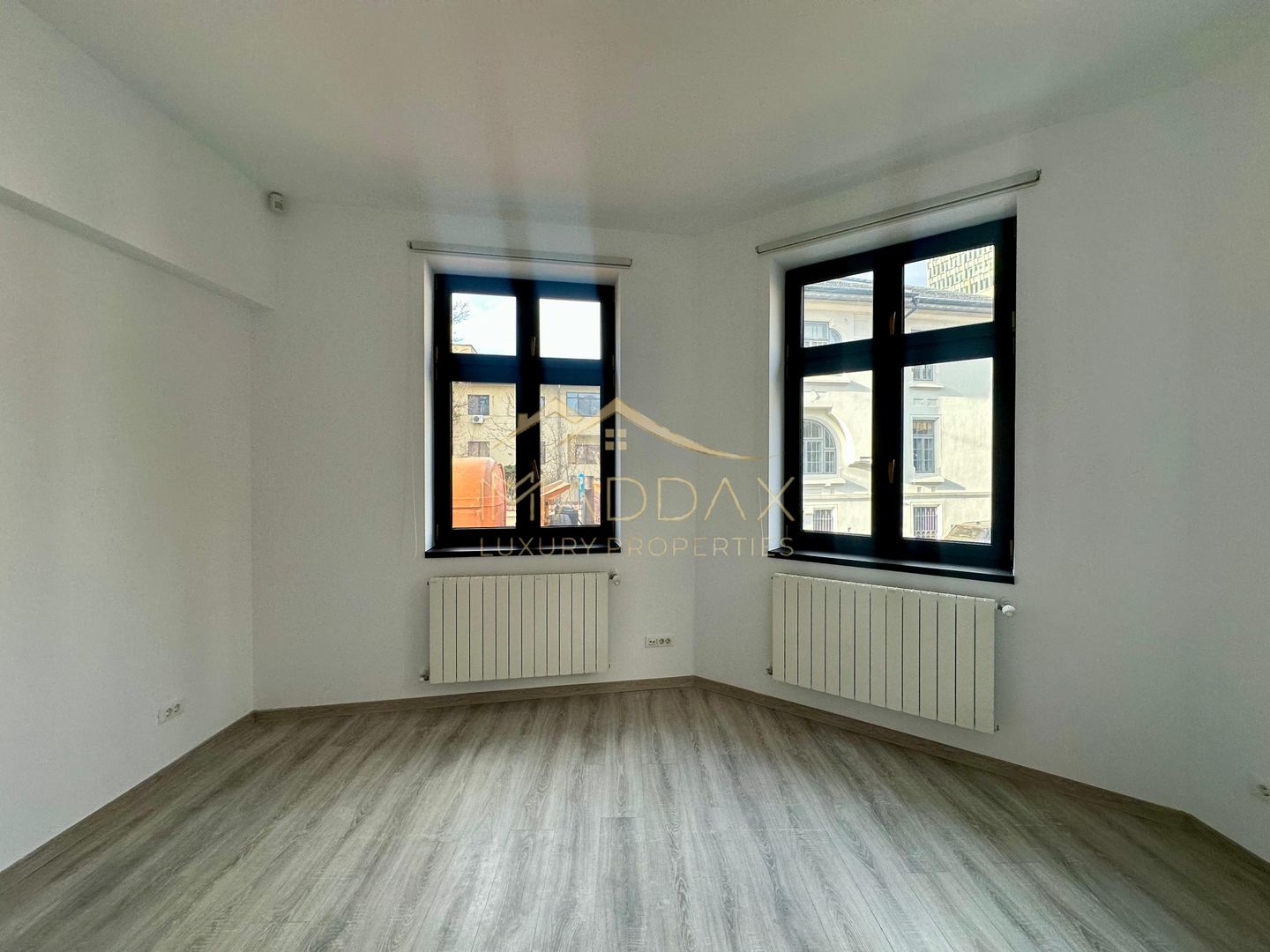 Spatiu birouri 3 camere // zona linistita // Piata Victoriei // Dorobanti - Poză 2