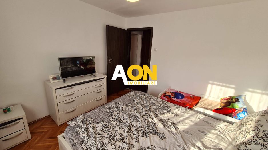 Apartament 3 Camere, Decomandat, 69 mp + balcon, Etaj 4, Zona Cetate - Poză 9