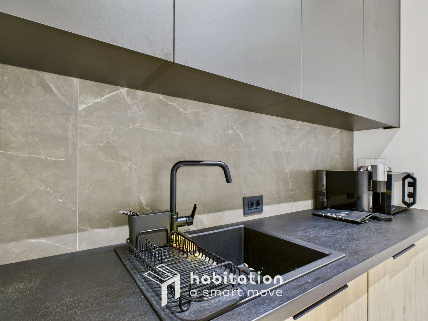 Spațiu comercial de închiriat la City of Mara - Birou/Showroom - Poză 9