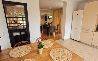 Vila spațioasă și recent renovată în Ghiroda! - Poză 39