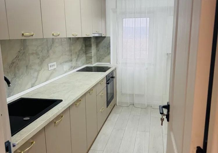 Apartament 3 camere, decomandate, mobilat și utilat, zonă ultracentrală; - Poză 8