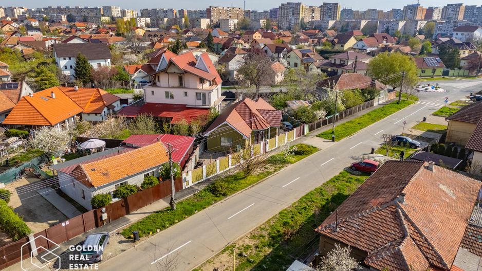 Casa spatioasa cu piscina si teren generos in Bujac - Poză 21