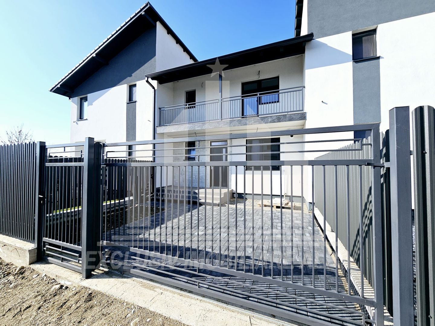 Casa insiruita de vanzare, Cetate - Poză 1