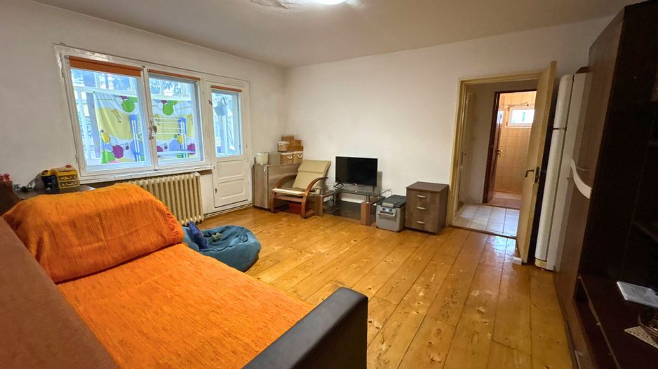 Apartament 2 camere parter 50 M² zona linistita Simeria - Poză 1