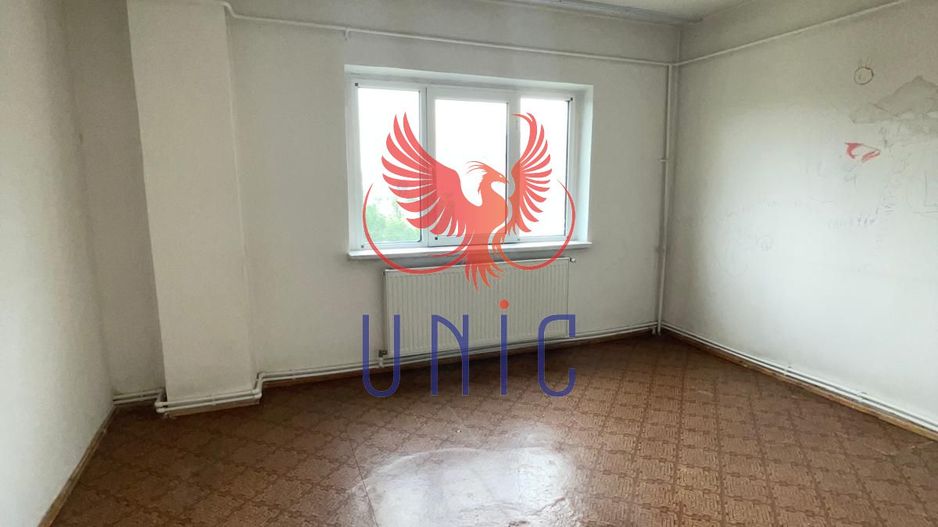 4 camere decomandate, V-uri - 1 Mai - Poză 1