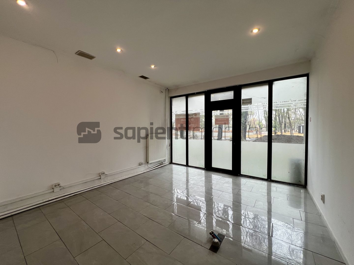 Sapient | Spațiu comercial _ Parcul 22 Decembrie, Oradea - Poză 1