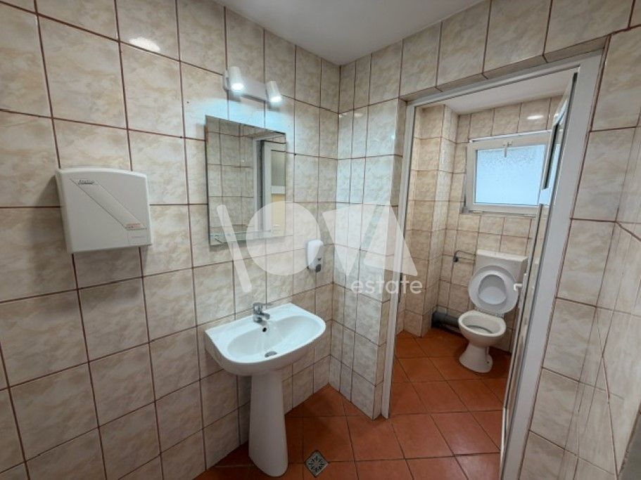 De închiriat: clădire birouri - clinică - 800 mp - renovată - Poză 18