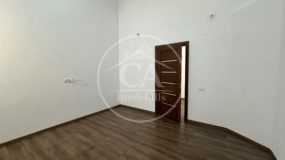 Casa de vanzare cu 3 camere in zona Valenta, Oradea - Poză 3