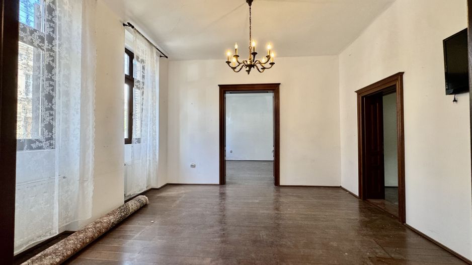 Casă pretabilă pentru spațiu de birouri, cu teren – în zona Bălcescu - Poză 5