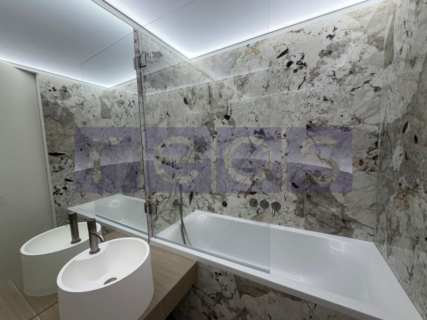 VANZARE APARTAMENT 80MP | 3 CAMERE | MOBILAT-UTILAT LUX | TERASA 24MP - Poză 10