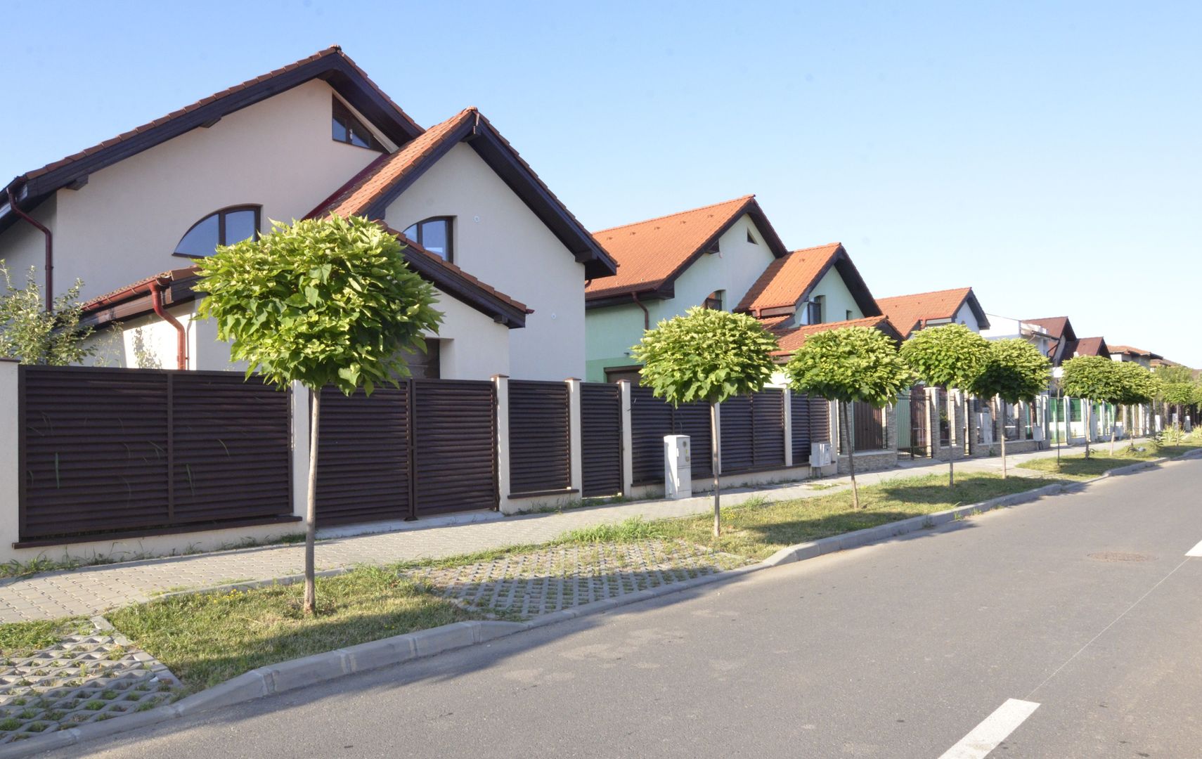 Inchiriem casa noua individuala 4 camere cu garaj - Poză 2