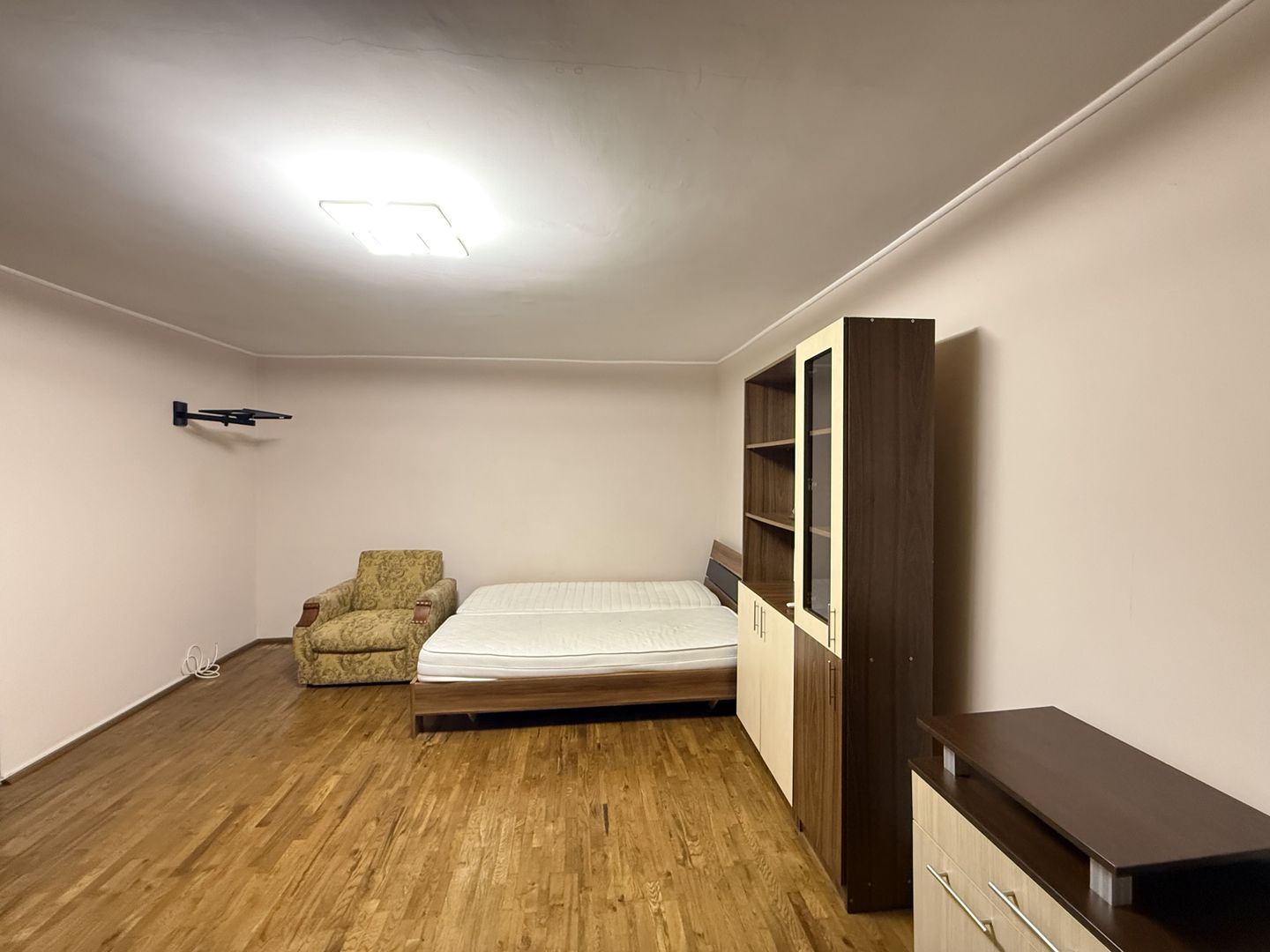 De vanzare Garsonieră decomandată - Piața Alba Iulia, Bucuresti - Poză 4
