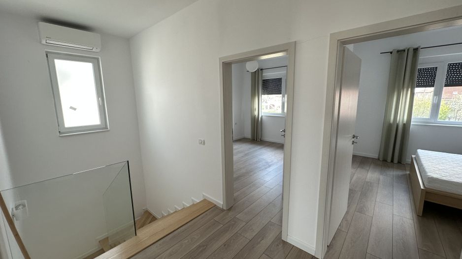 Duplex despărtit  prin garaj zona Ikea - Poză 29