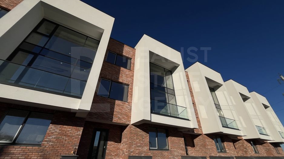 Vânzare, townhouse, 3 nivele, 6 camere, str. Salcîmilor, com. Stăuceni - Poză 1