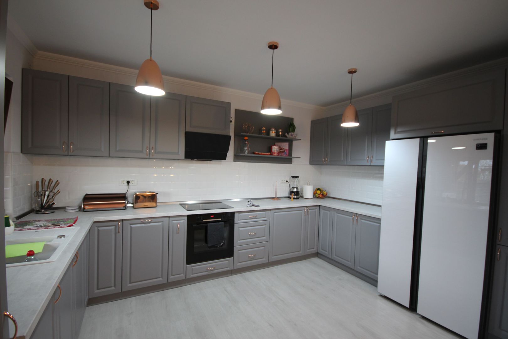 Modern si primitor - Poză 7