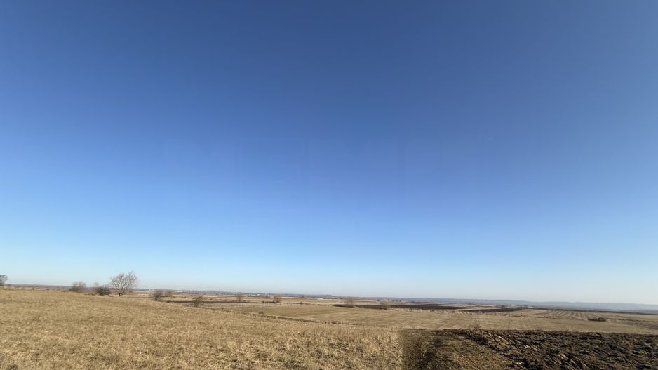 Teren extravilan | Rădăuți | 600 m de centură | 20 m front - Poză 1