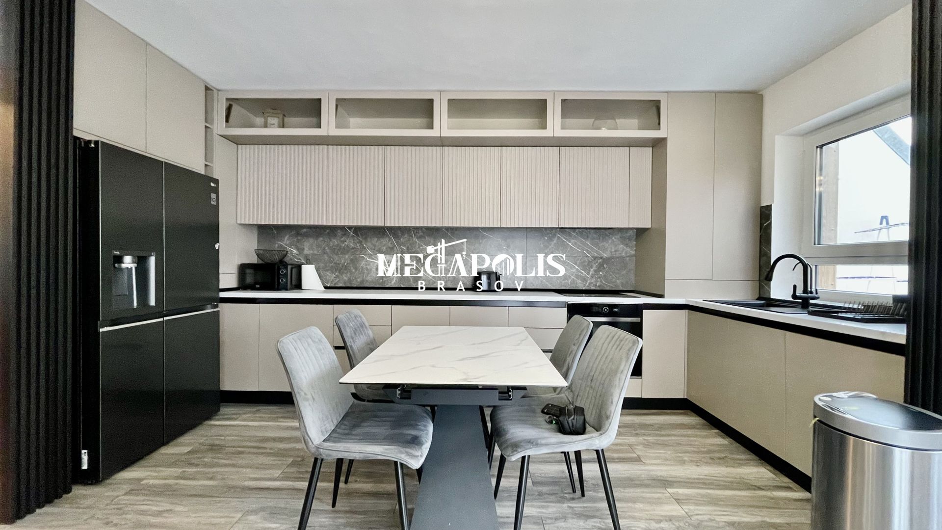 Prnthouse 3 camere | Scară interioară  | 2 balcoane - Poză 6