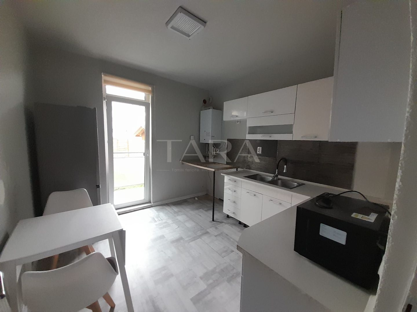 Apartament cu 3 camere și grădină în Apahida - Poză 5