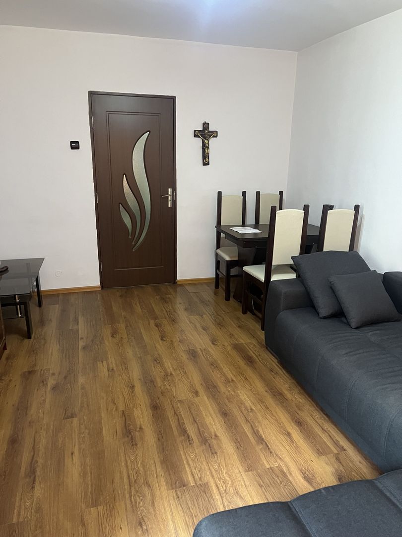 Apartament de închiriat cu 2 camere, în centrul orașului Covasna. - Poză 2