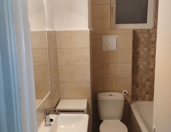 Închiriez garonieră, Unirii, centrală proprie - Poză 7