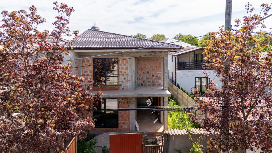 CASA DE VANZARE la rosu in Chitila | Strada Rudeni | UTILITATI - Poză 1