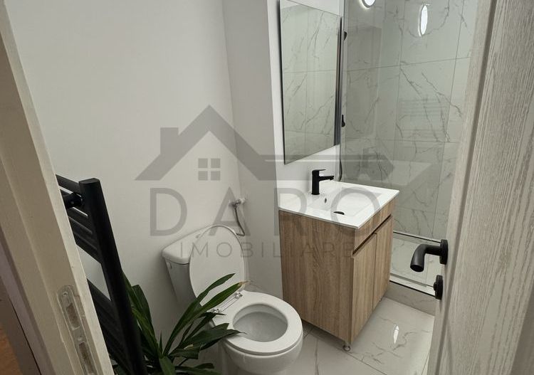 Închiriem apartament Zona Unirii - Poză 3