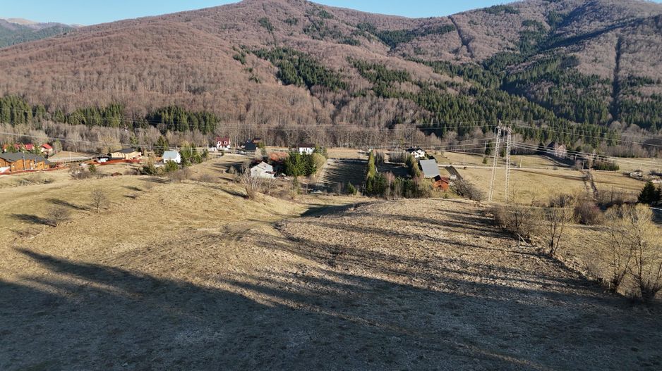 Teren intravilan la baza pădurii Valea Doftanei sat Traisteni (poduri) - Poză 15