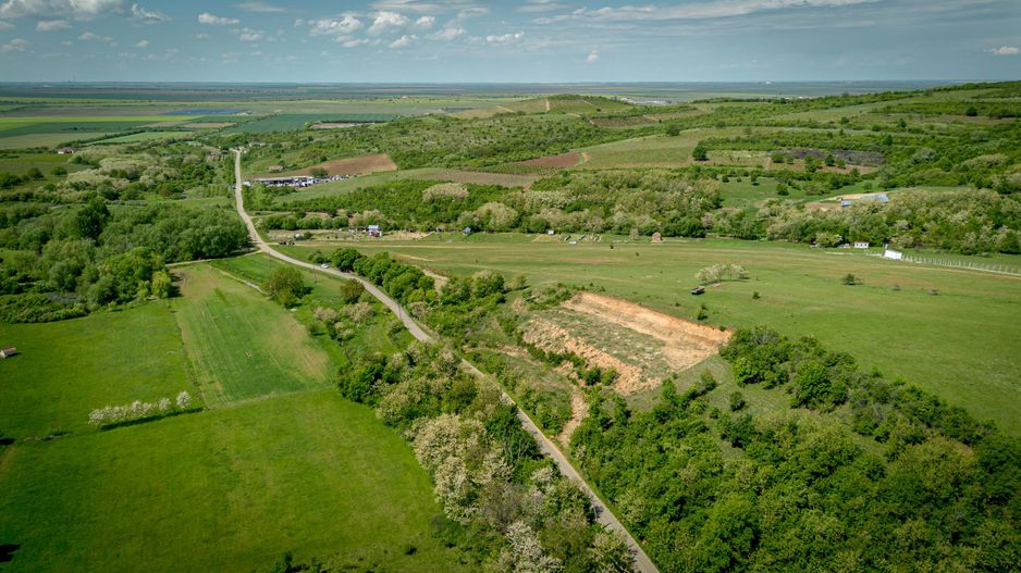 Teren extravilan în vecinătatea Mănăstirii Feredeu - Poză 6