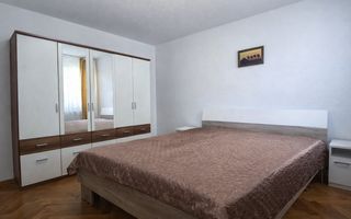 Apartament cu 3 camere in zona Semicentral ( Bodor Péter) - Poză 1