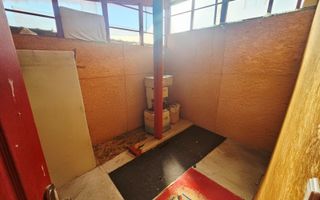 🏡 Casă spațioasă cu 9 camere în Strejnicu – pentru locuință, birouri - Poză 17