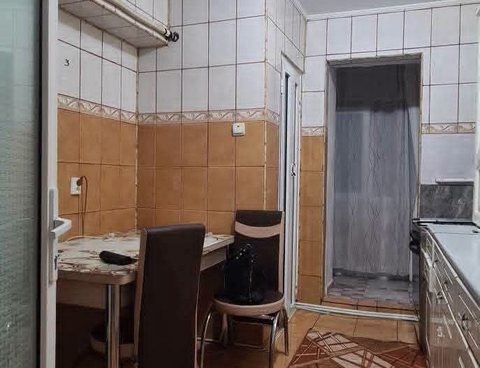De vanzare apartament cu 2 camere, central, Bloc BR, et. 2, 76.000 euro - Poză 10