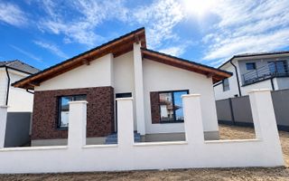 🏡 CASĂ DE VÂNZARE - Poză 1