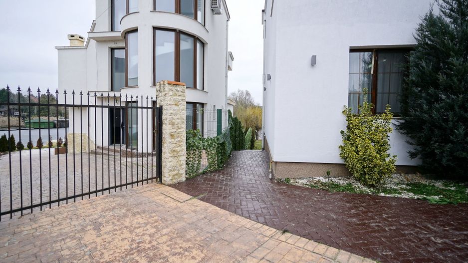 👉 Vilă spectaculoasă pe lac – Ghermănești | 573 mp | Terasă, ponton, - Poză 5