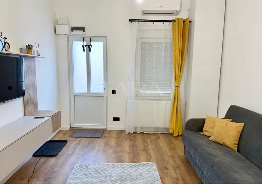 Apartament 1 camera ultracentral– renovat, într-o curte privată. - Poză 1