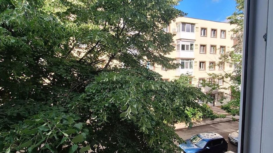 Apartament 3 camere, Zona Dacia   luminos, liniștit, cu vedere spre spațiu verde - Poză 6