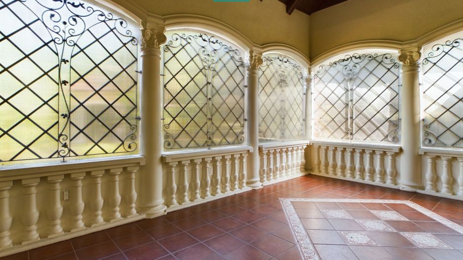 Vilă luxoasă cu o casă de oaspeți în Serbia - Poză 20