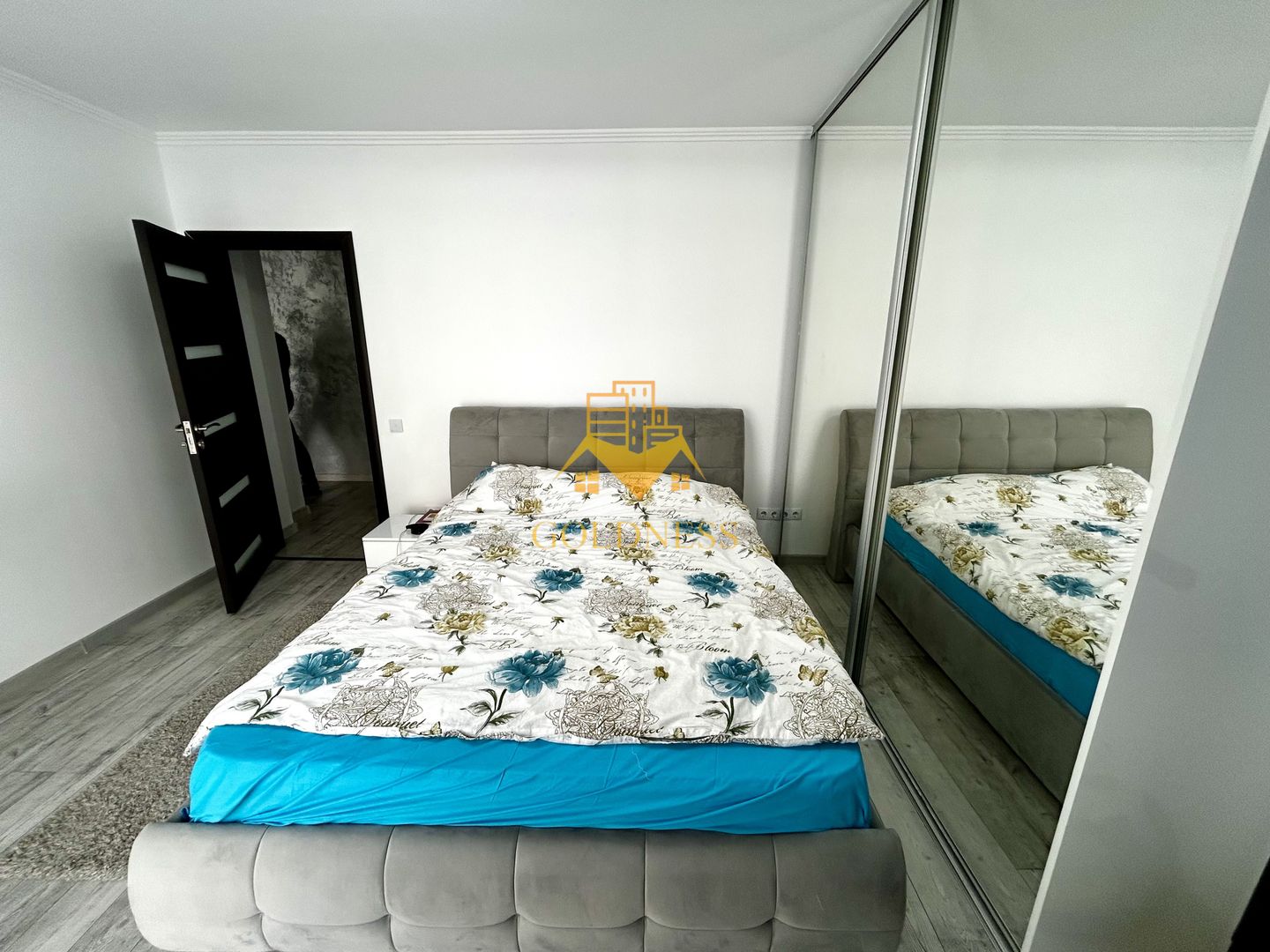 2 camere open space, Parcare, Modern, OMV, Mega Image, Europa - Poză 2