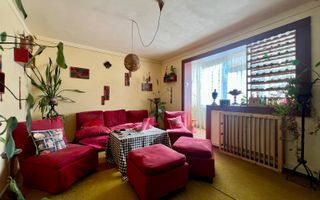 Apartament de 4 camere, 79mp, etaj intermediar, zona "La Terenuri" - Poză 2