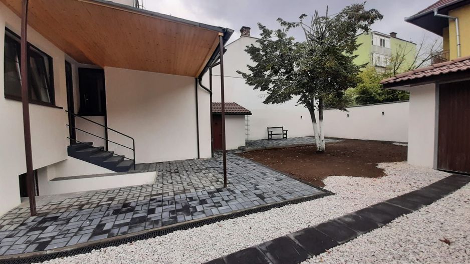 Casa de vanzare in Piata Abator - Poză 2