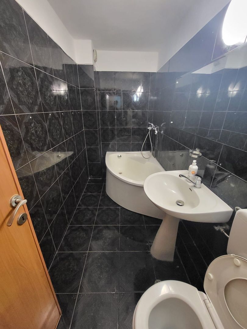 Apartament modern cu 3 camere, ultracentral - Poză 3
