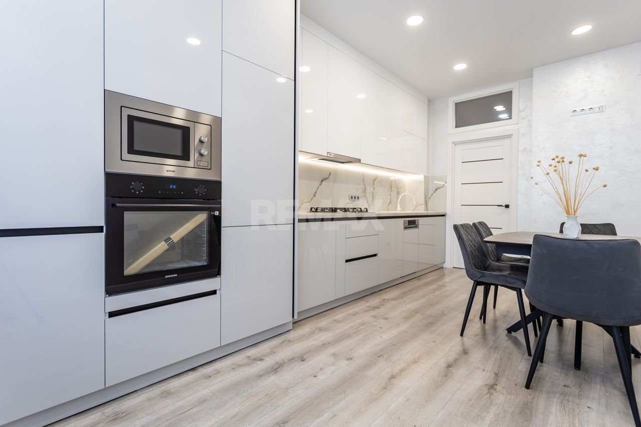 Se oferă în chire apartament cu 2 camere și living, 96 mp, Inamstro, Centru (str. Avram Iancu) - Poză 4