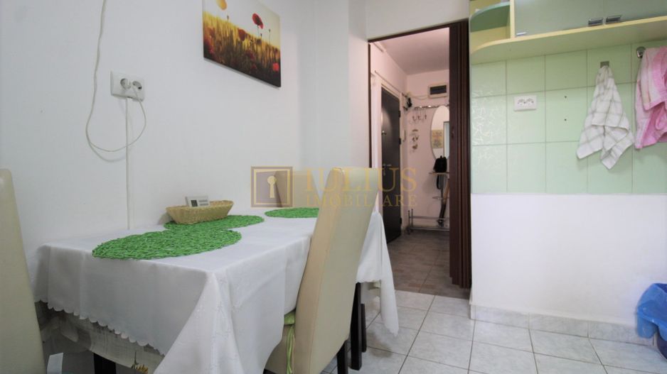 3 camere, decomandat, centrala proprie - Poză 12