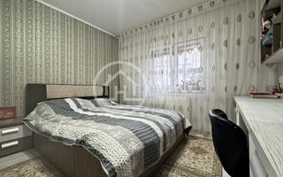 Apartament cu 3 camere de vanzare in Decebal, Oradea - Poză 1
