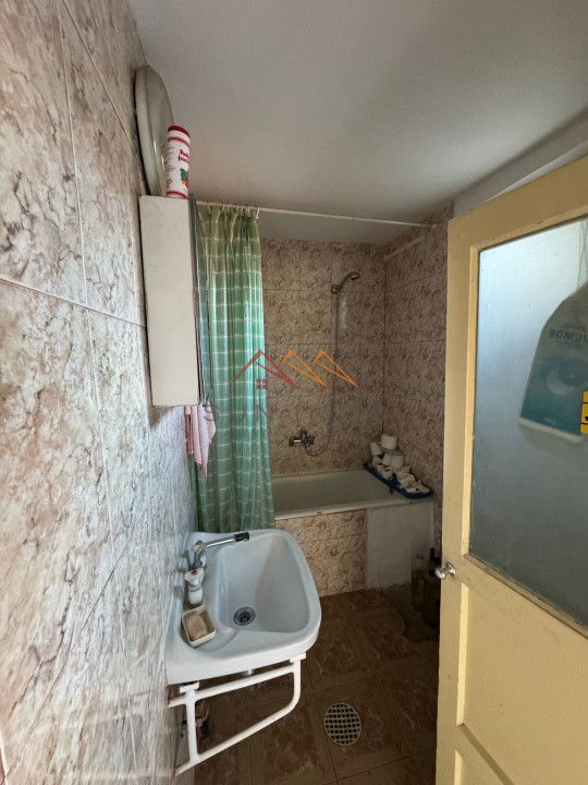 Casa 3 camere, garaj, teren 289 m2, central, stare buna, Campina, PH - Poză 14