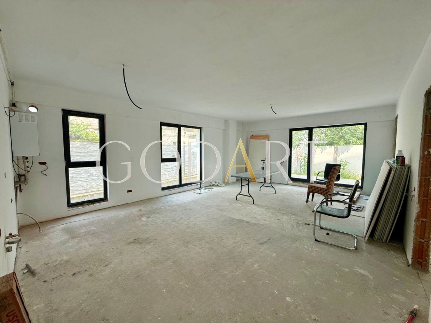 Apartament 3 camere | Curte | Singur pe etaj - Poză 1