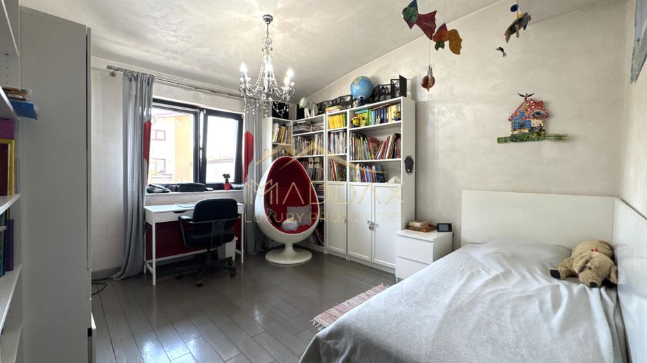 Vila cu 5 camere *344mp* + 800mp Teren // Zona Bucurestii Noi - Poză 35