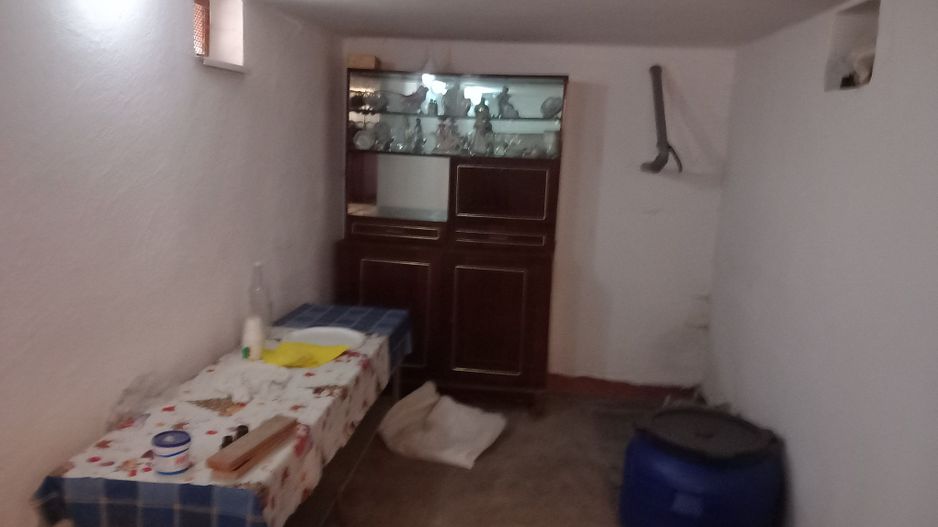 BRASADAS vinde casa 2 cam cu etaj 6 ari zona Bercu Rosu. - Poză 13