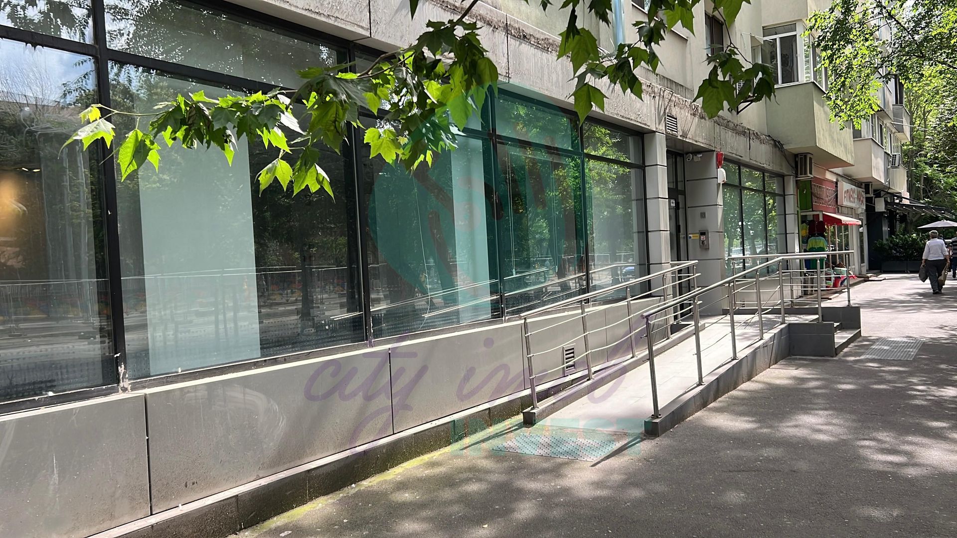 Spatiu comercial stradal - Poză 1