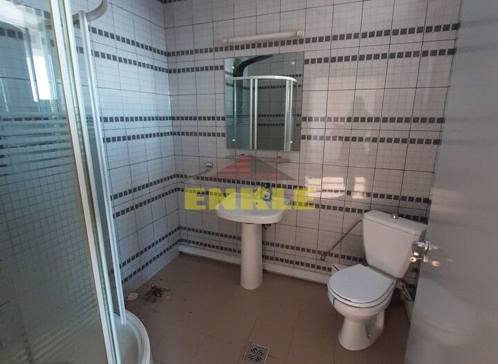 Hala 660 mp + vila 450 mp+ spatiu birouri 135 mp + teren 5000 mp, zona Hudum, pret negociabil - Poză 6