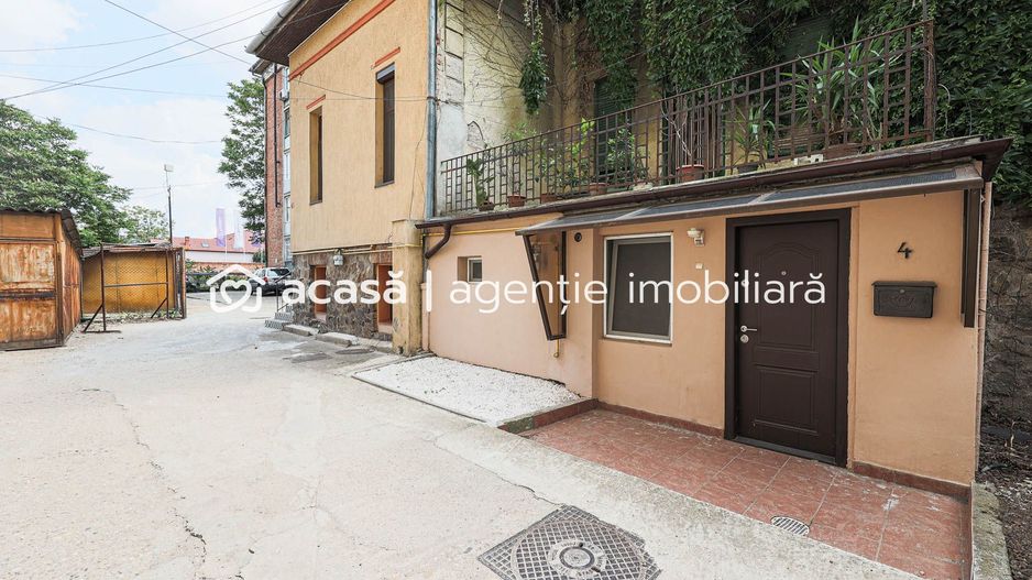 Apartament 95 mp pe Iuliu Maniu la casă, curte proprie inchisa - Poză 10